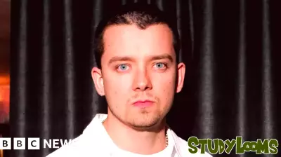 Asa Butterfield Makes Theatre Debut in Captivating One-Man Show