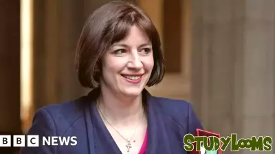 Education Secretary Advocates for Total Phone Ban in Schools